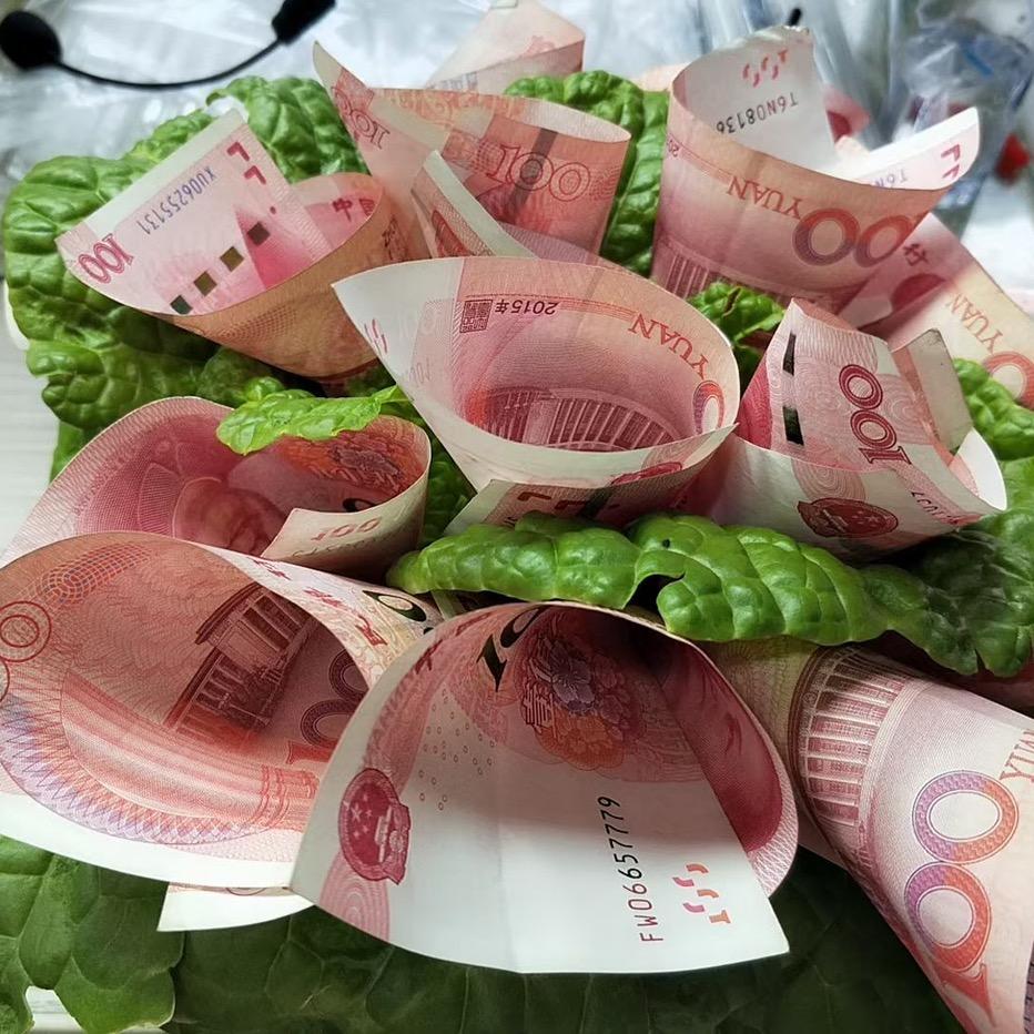 浅笑不语