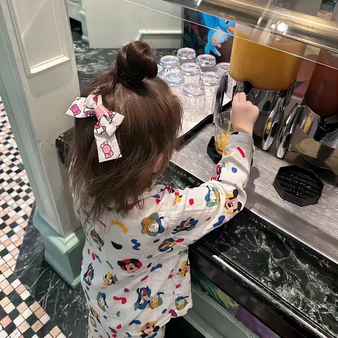 混过社会卖过萌