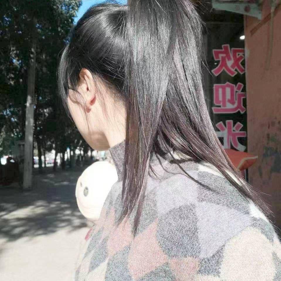 平玉穿不厌女装