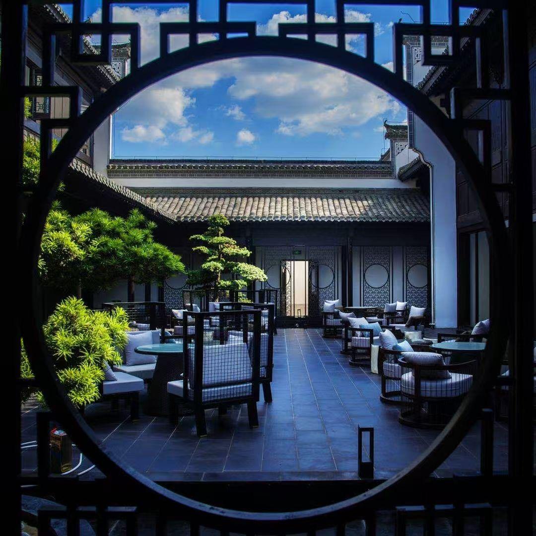 鸠兹演艺小镇小张