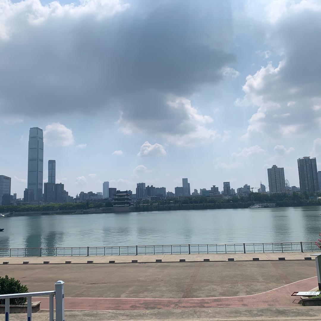 故里望山河
