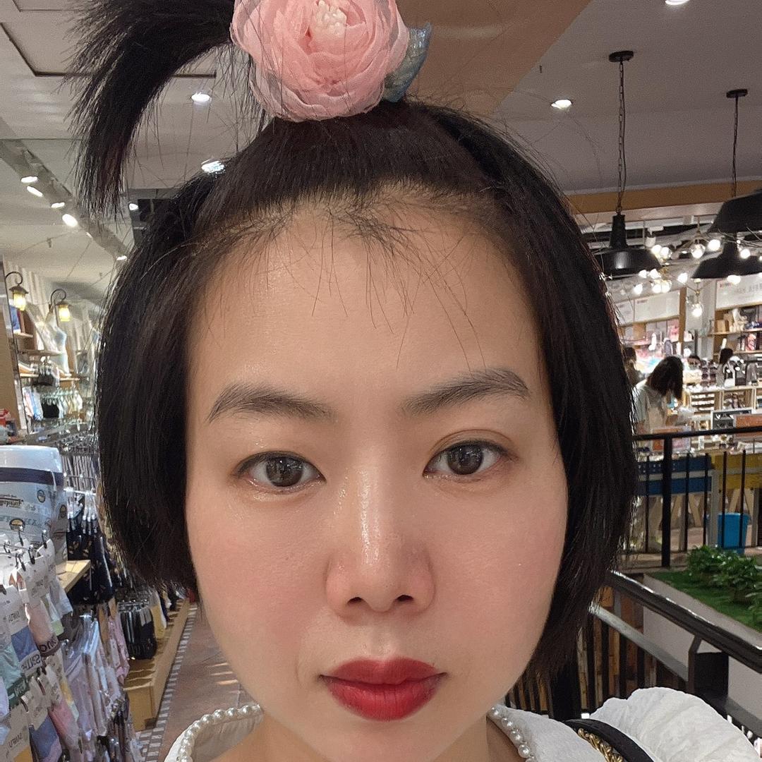 土家妹子，土菜院子农庄