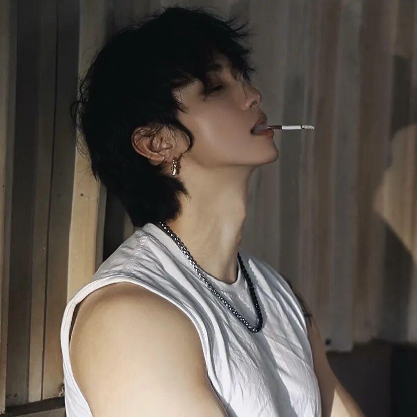 携宸抚酒夜观瑀