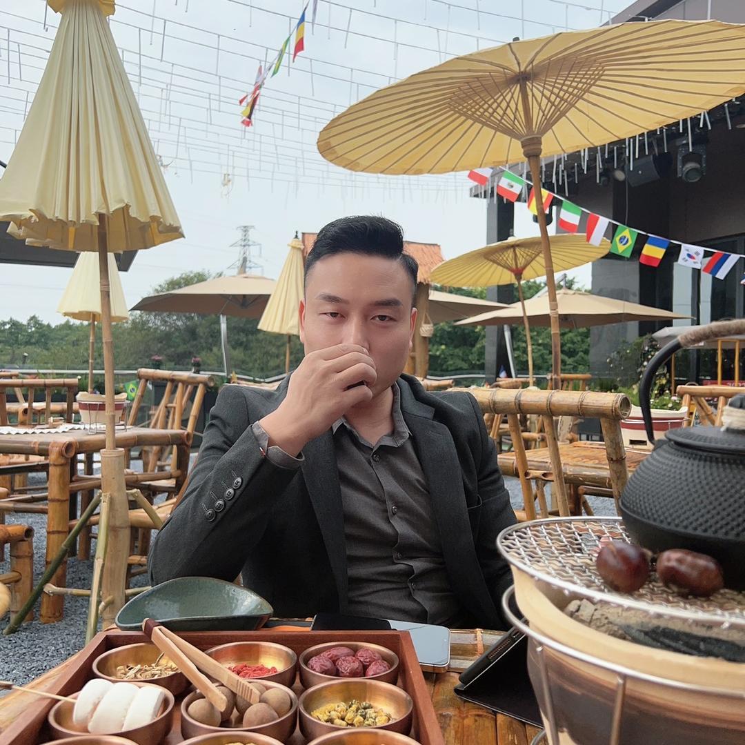 爱定制的小夏哥