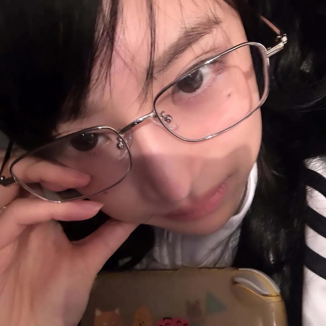 -板烧凤梨堡^