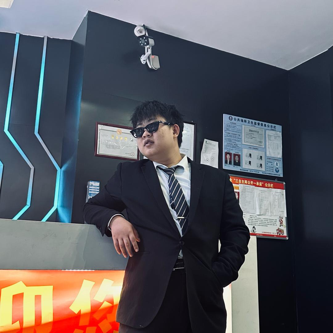 尊尚k歌足浴-何德飞