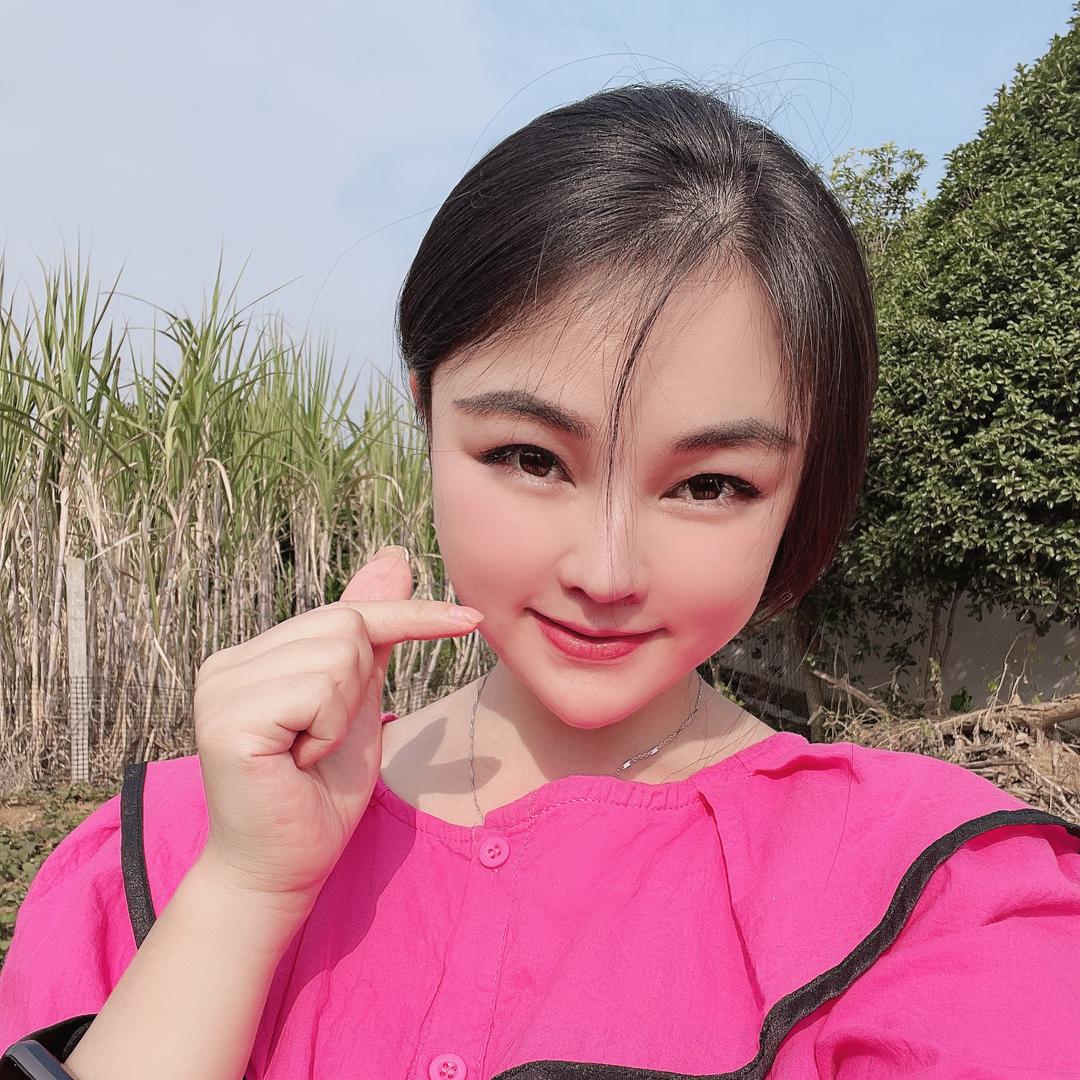 小龙女🎤16点10分助力号开播号在简介