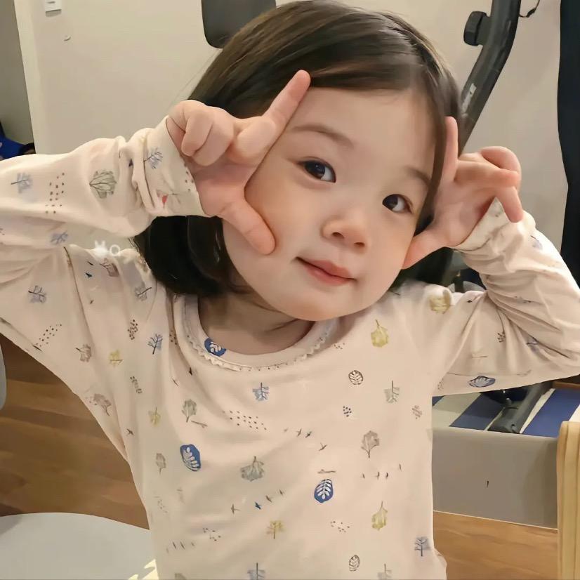 小卢.