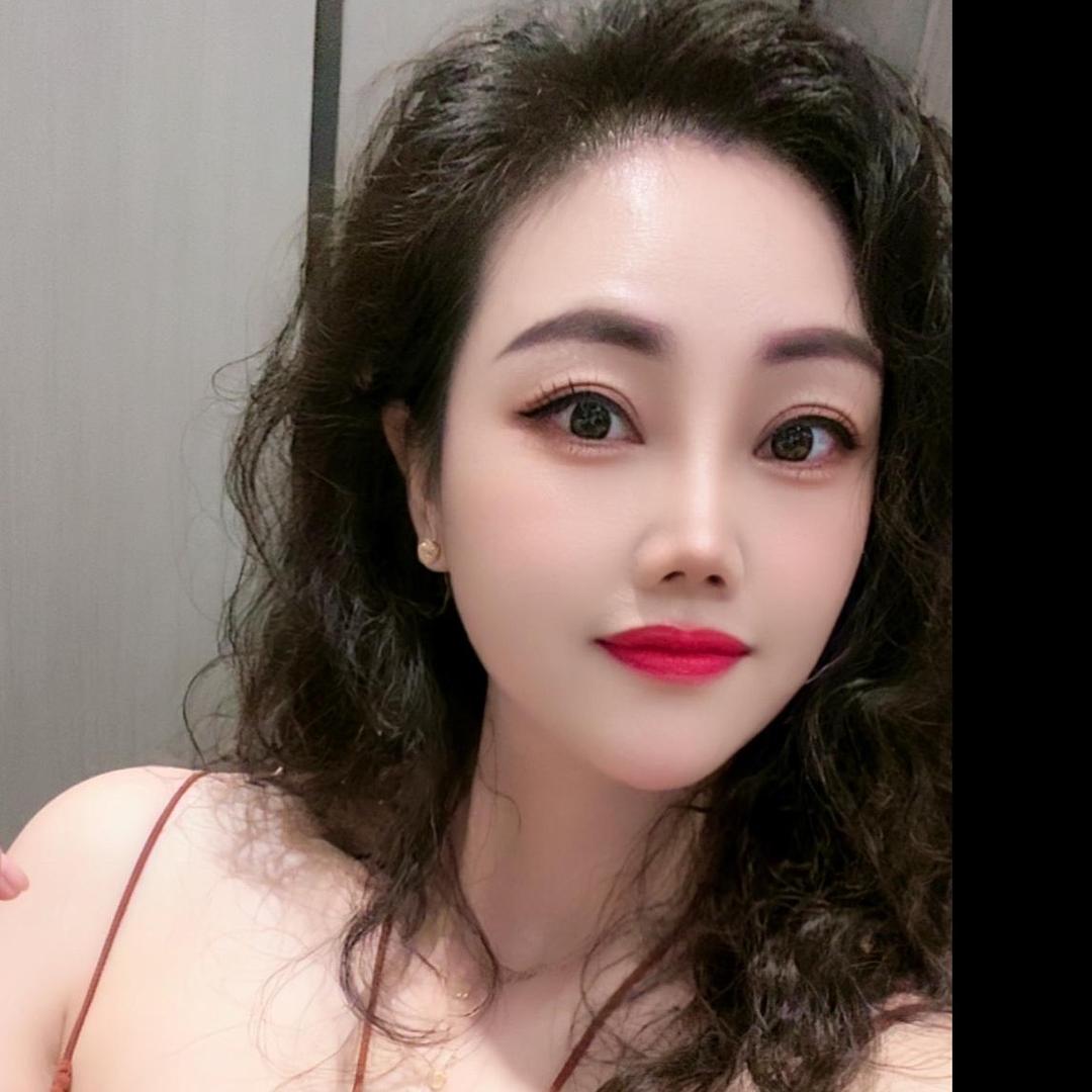 ♀ 迷失在红唇