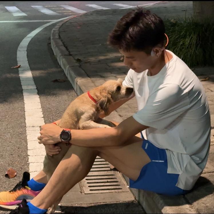 跑步的香菜折耳根