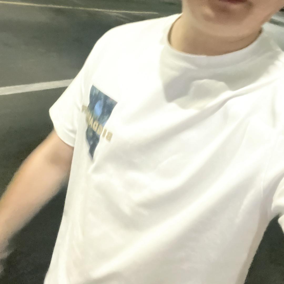 小张。