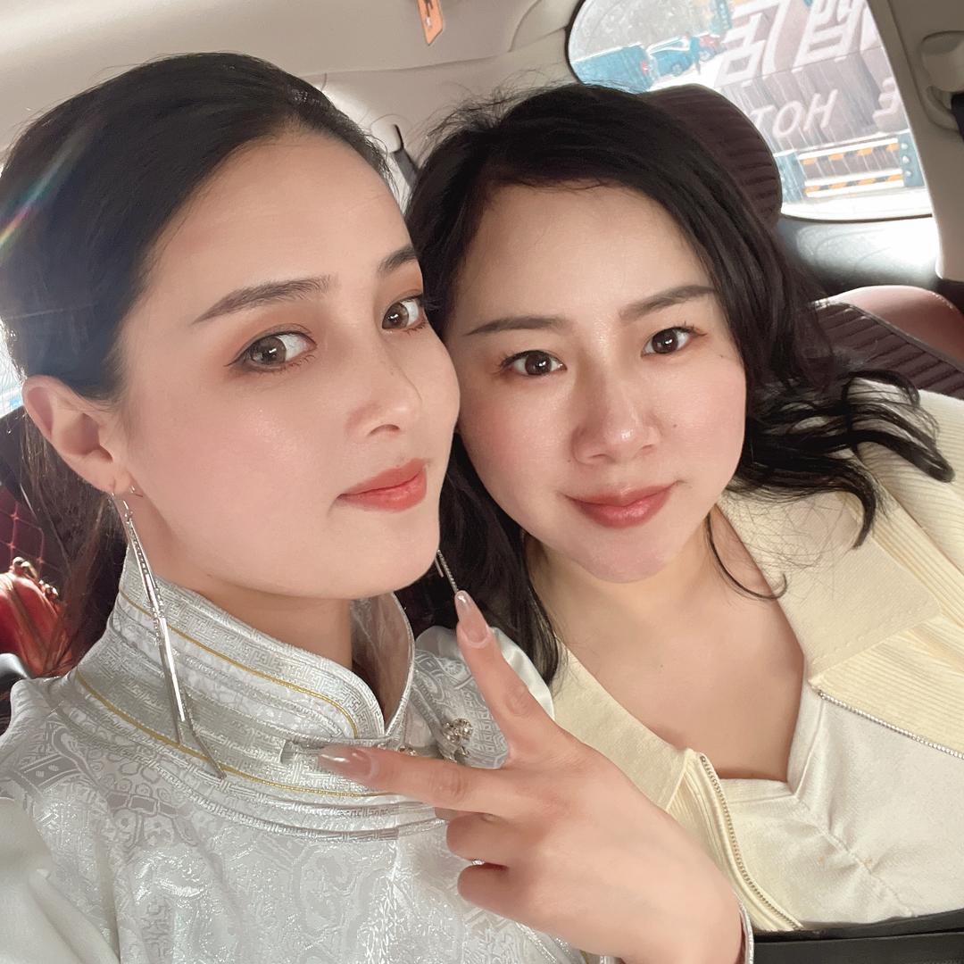 奕趣姐妹