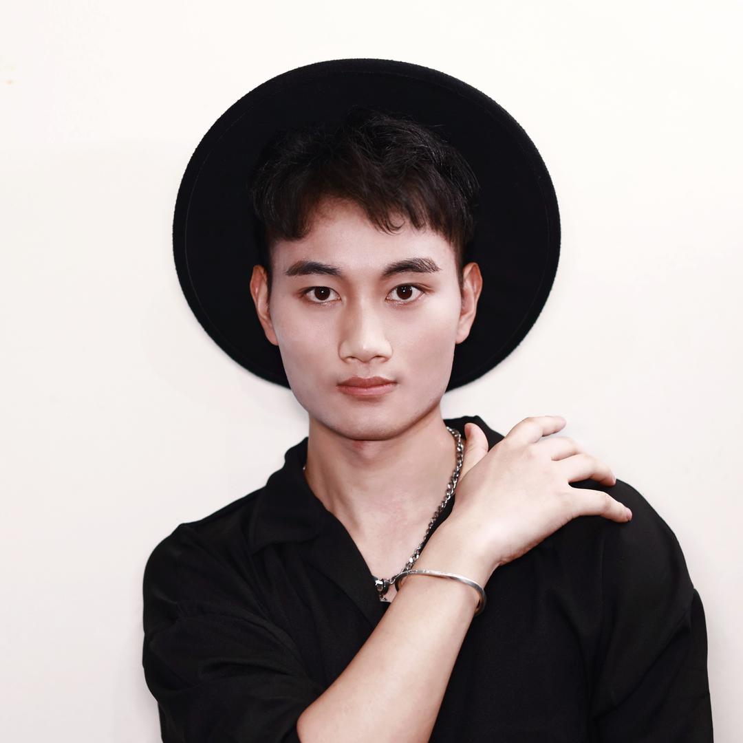爱跳舞的小豪