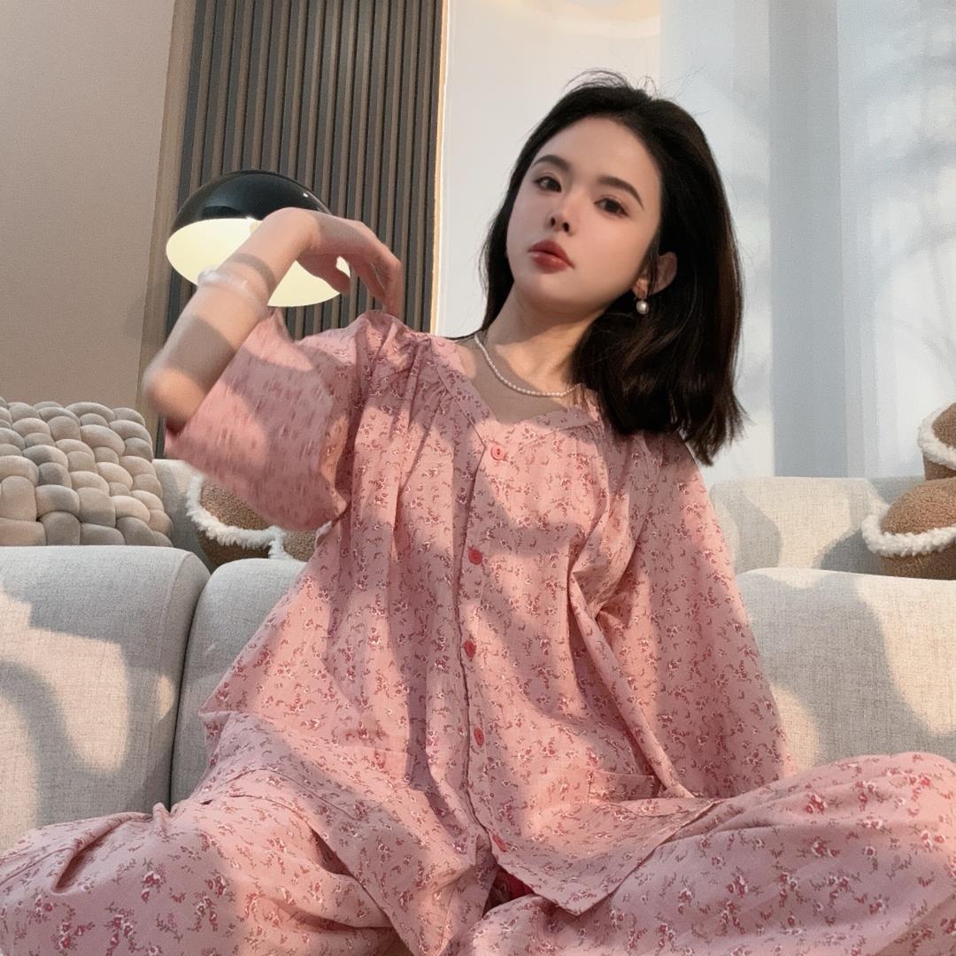 菲菲卖睡衣