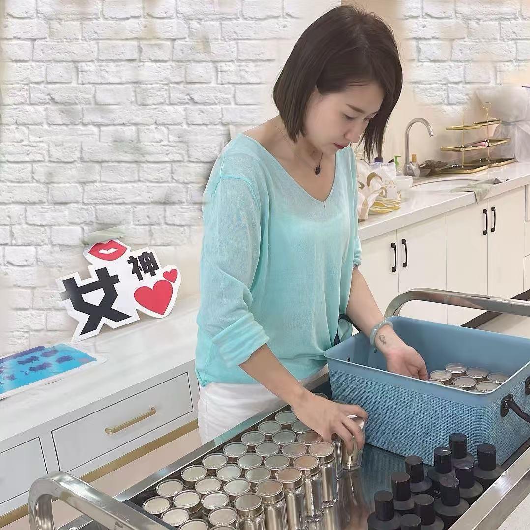 芊颜肌蜜纤姿女神不忌口身材管理周周