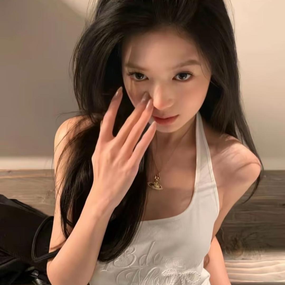 YUJIA.