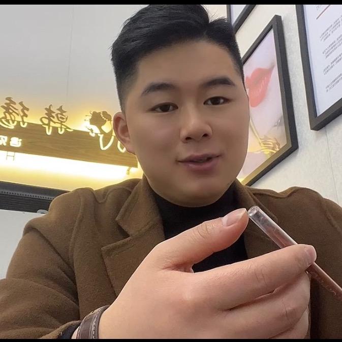仁怀做眉形设计的权哥