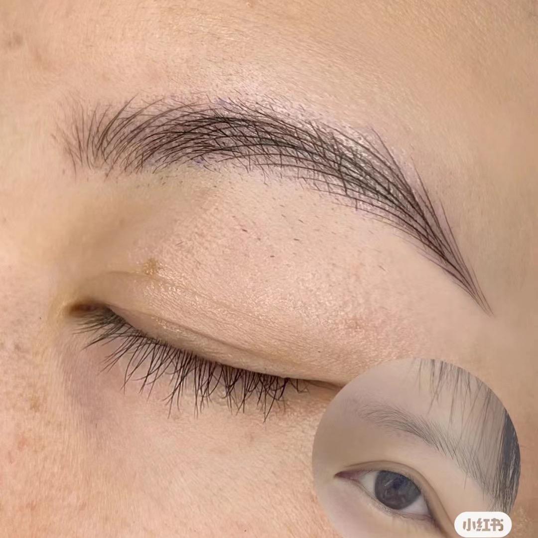 画眉毛的Tiya