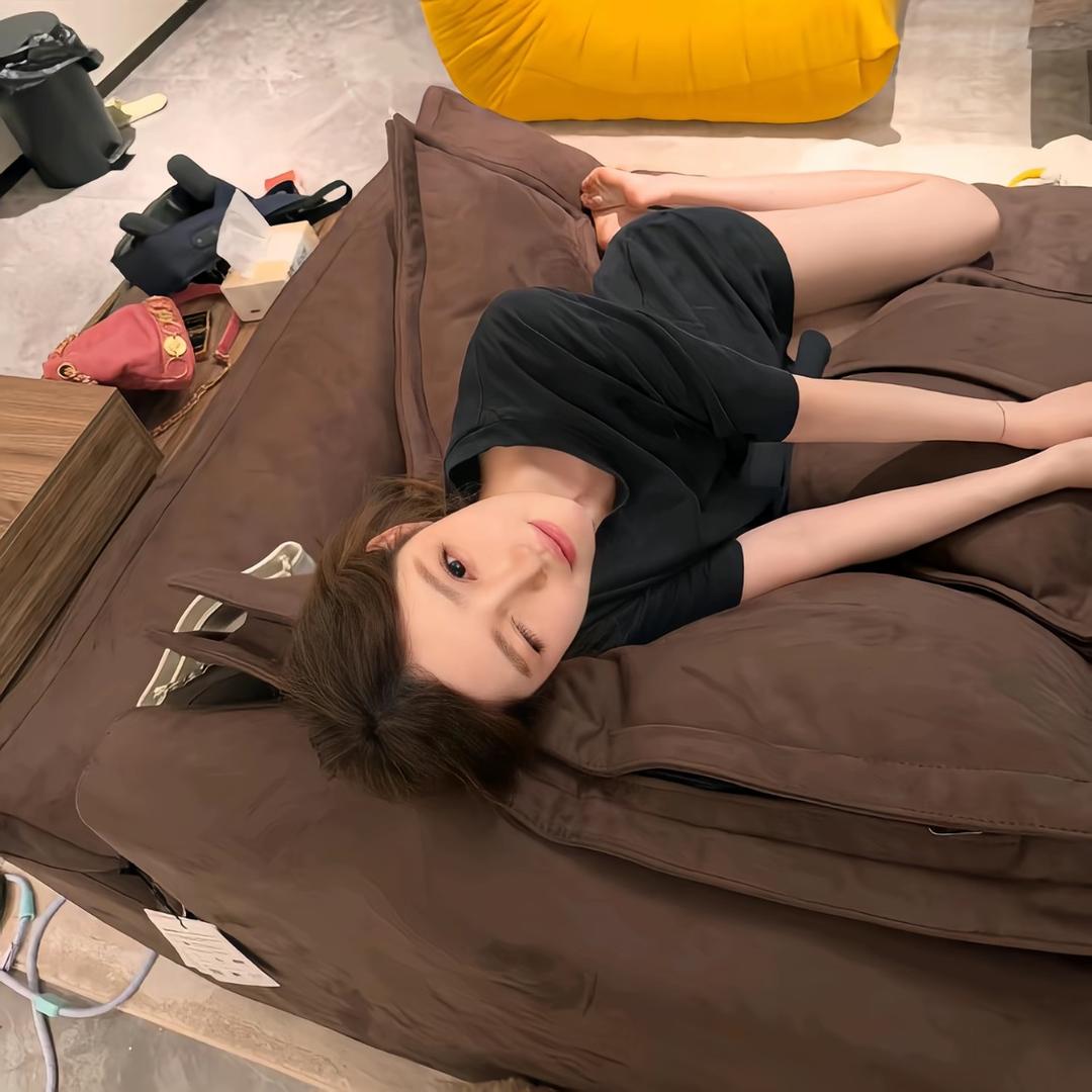 @、