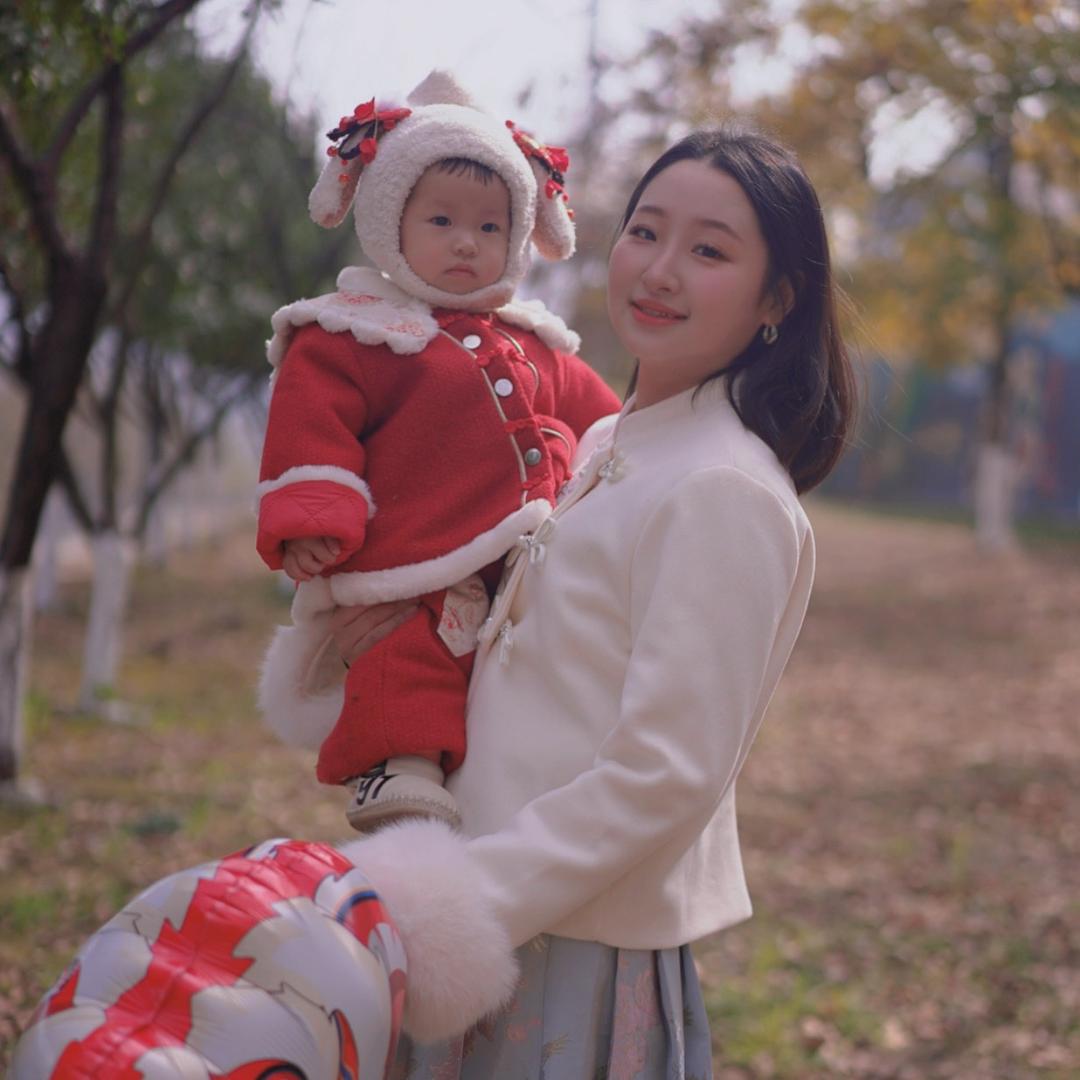 在张家界卖花的晓梦