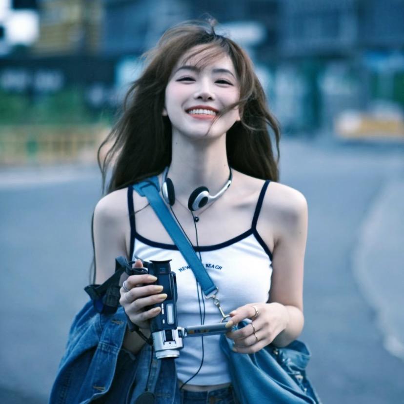 小小.