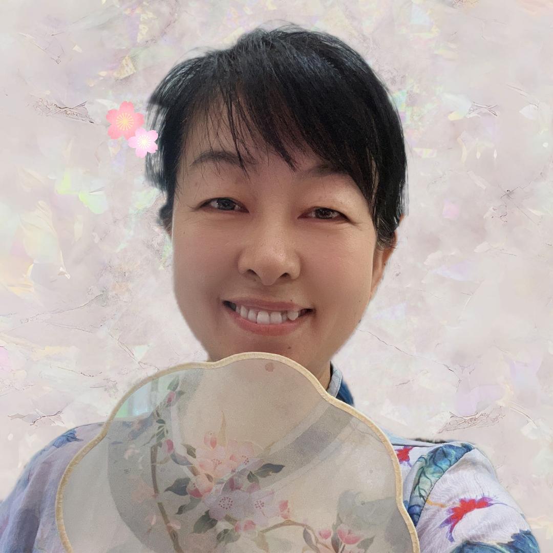 努力生活中的嫣然！