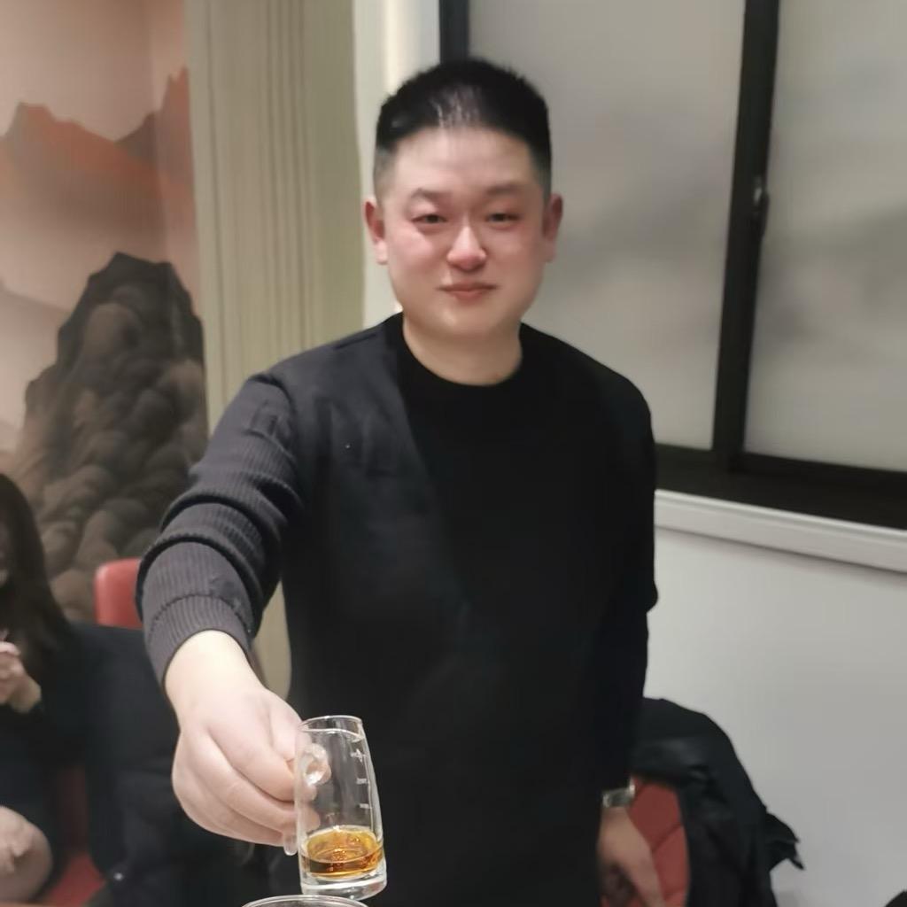 赵伟。