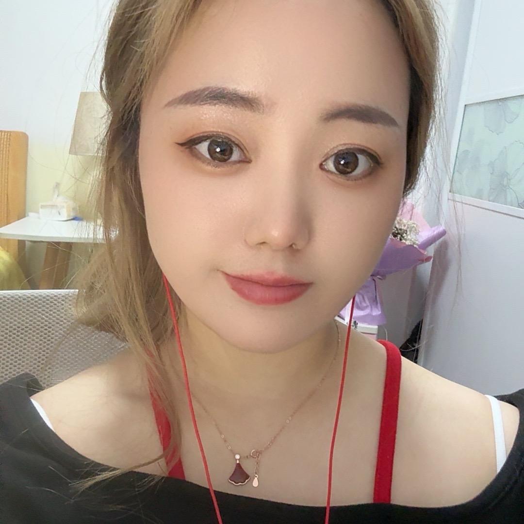 陈憨憨.