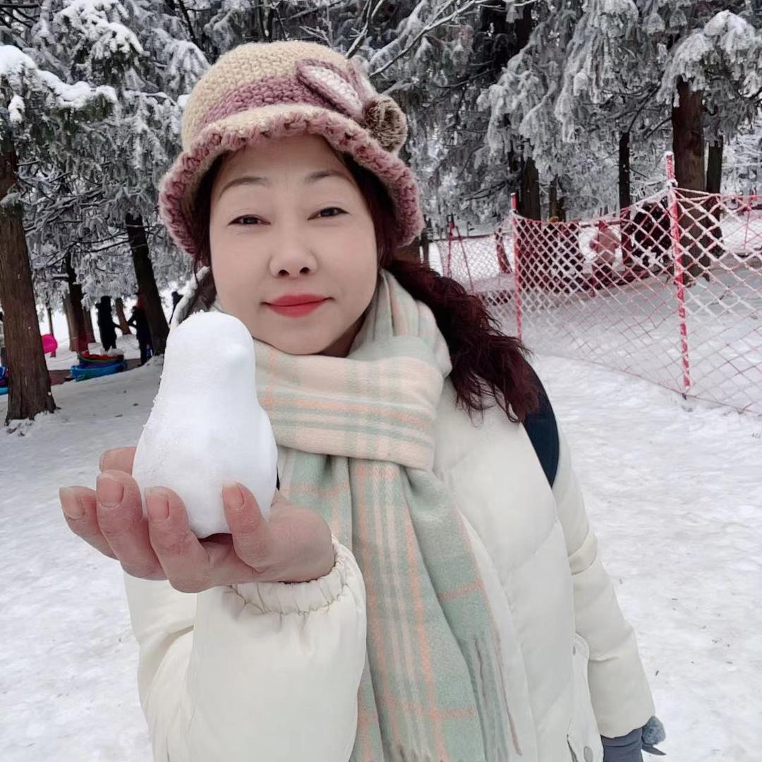 杨秀青