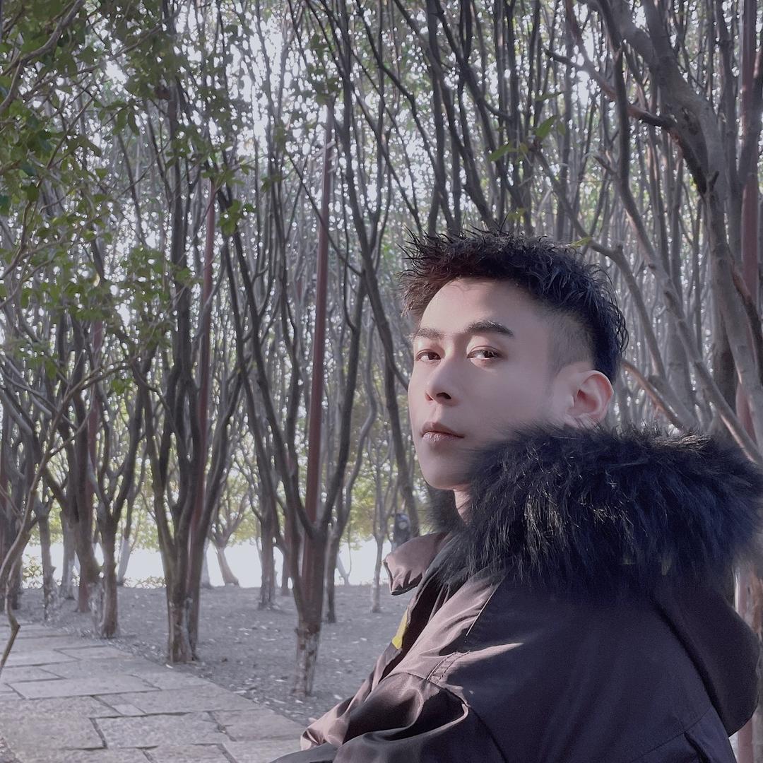 墨十八【爱吃瓜版】