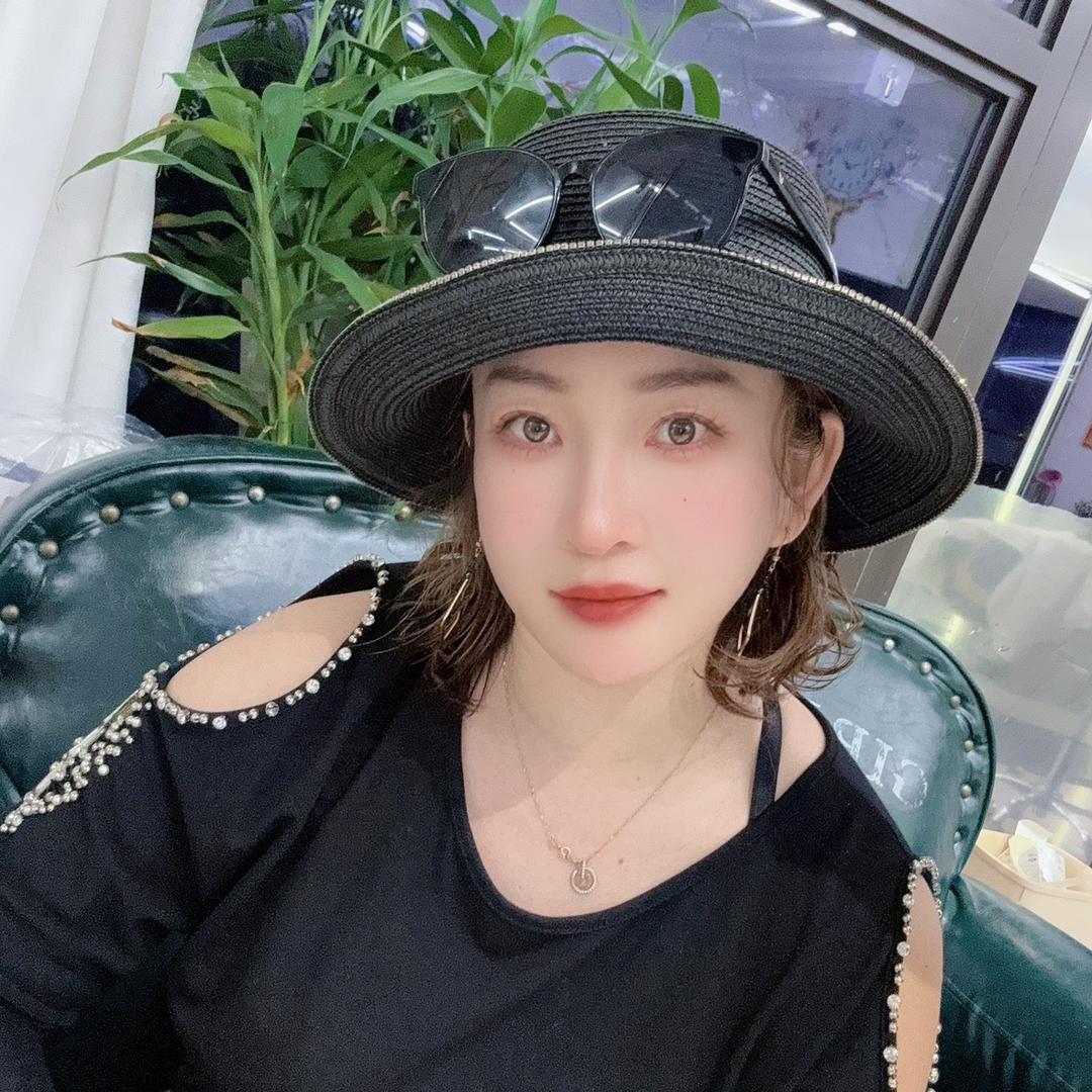 大连全美造型剪烫染设计师慕容老师