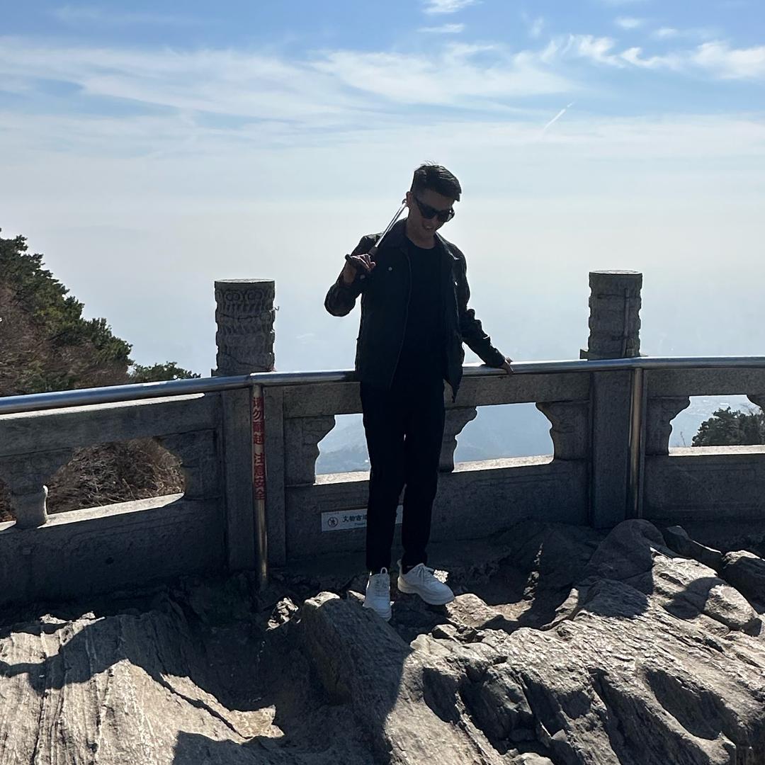 李龙飞