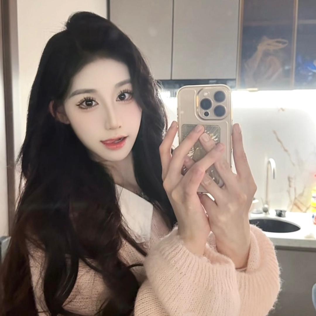 一颗没有感情的菠萝头
