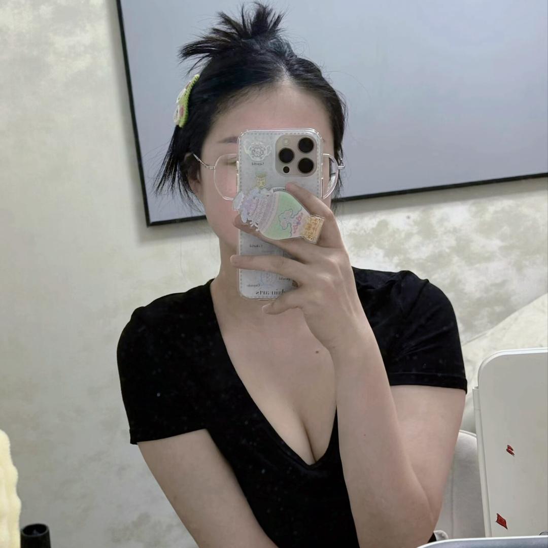 拥有两个大外甥的德华小姨～