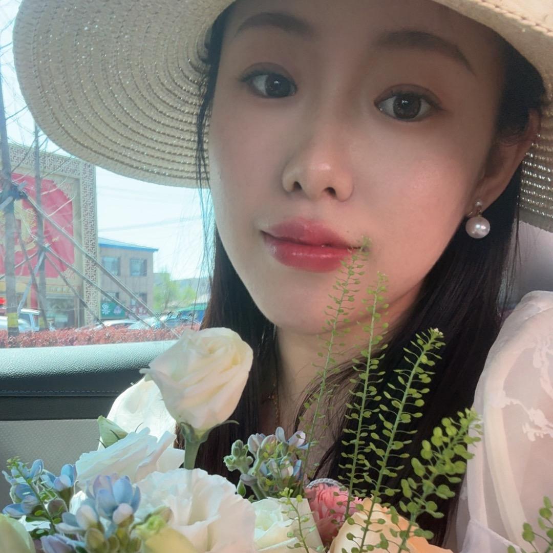 锦鲤附体的大妹纸💫