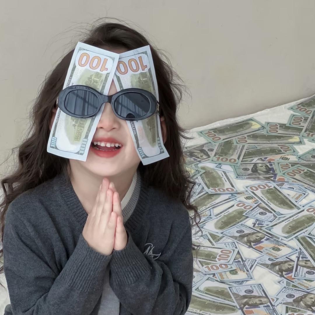 钱多多多多💵