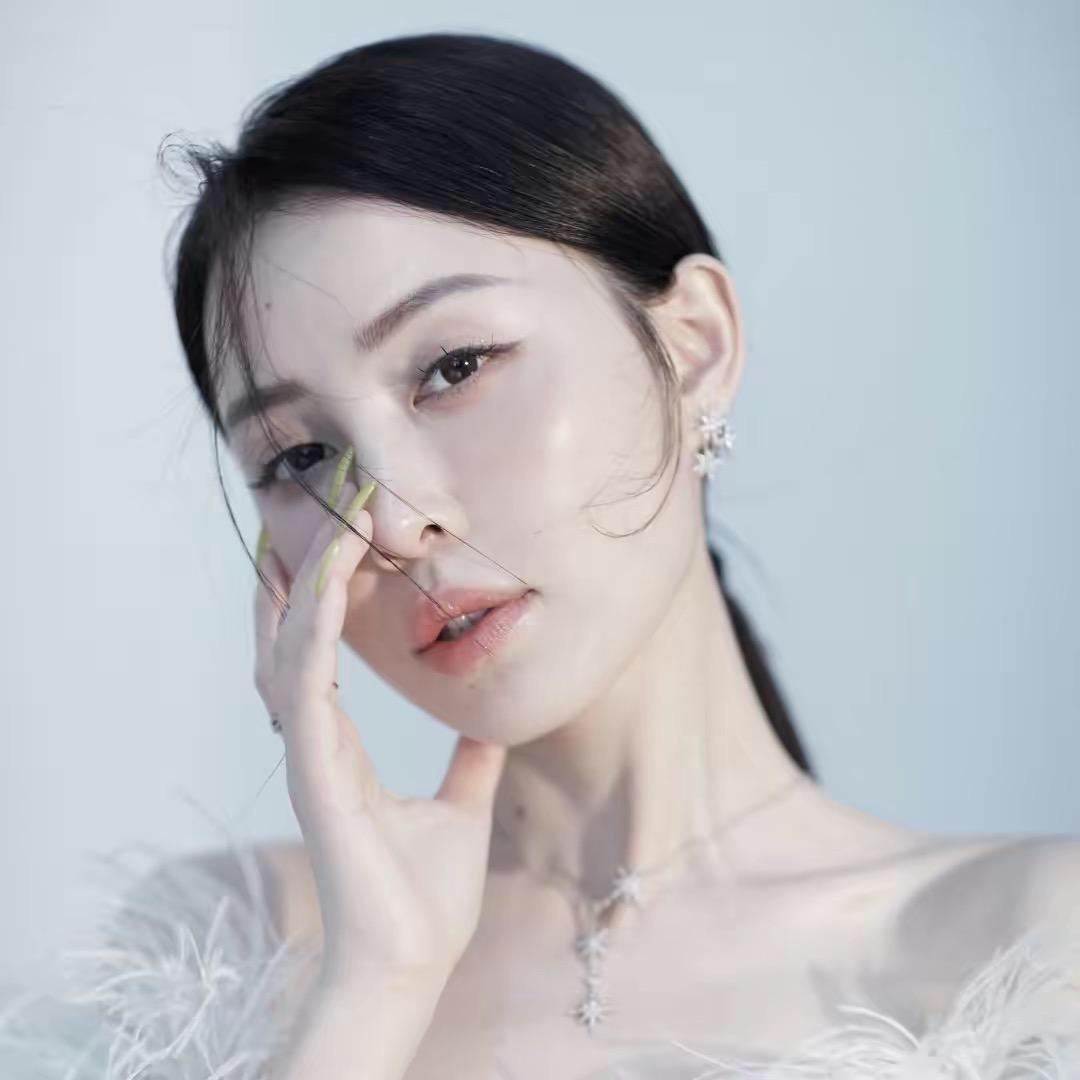 余潇潇时尚衣橱🎀