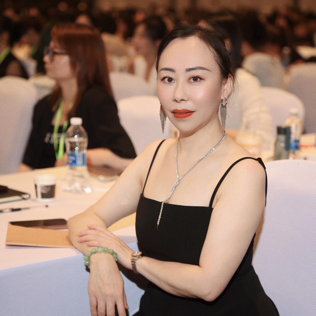雅安轻疗肤谭娟娟