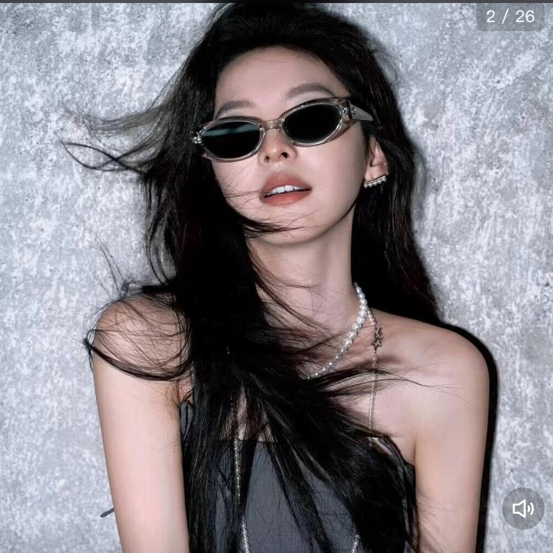 𝑴.章若楠