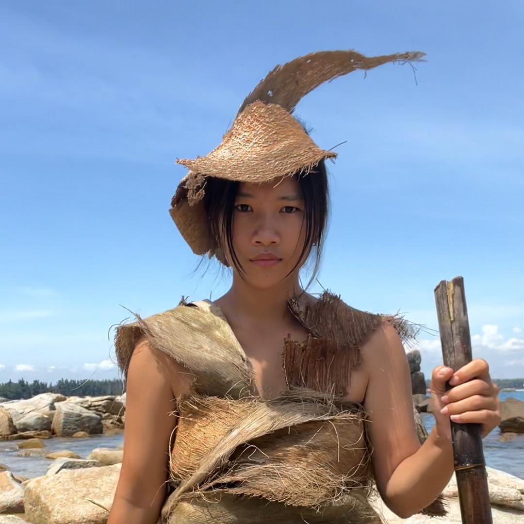 珍珍在户外