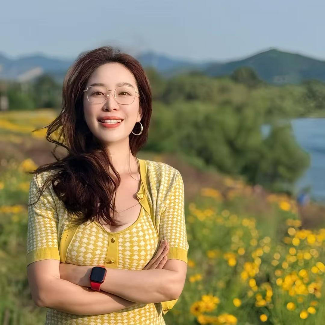 她是一朵悠闲的云