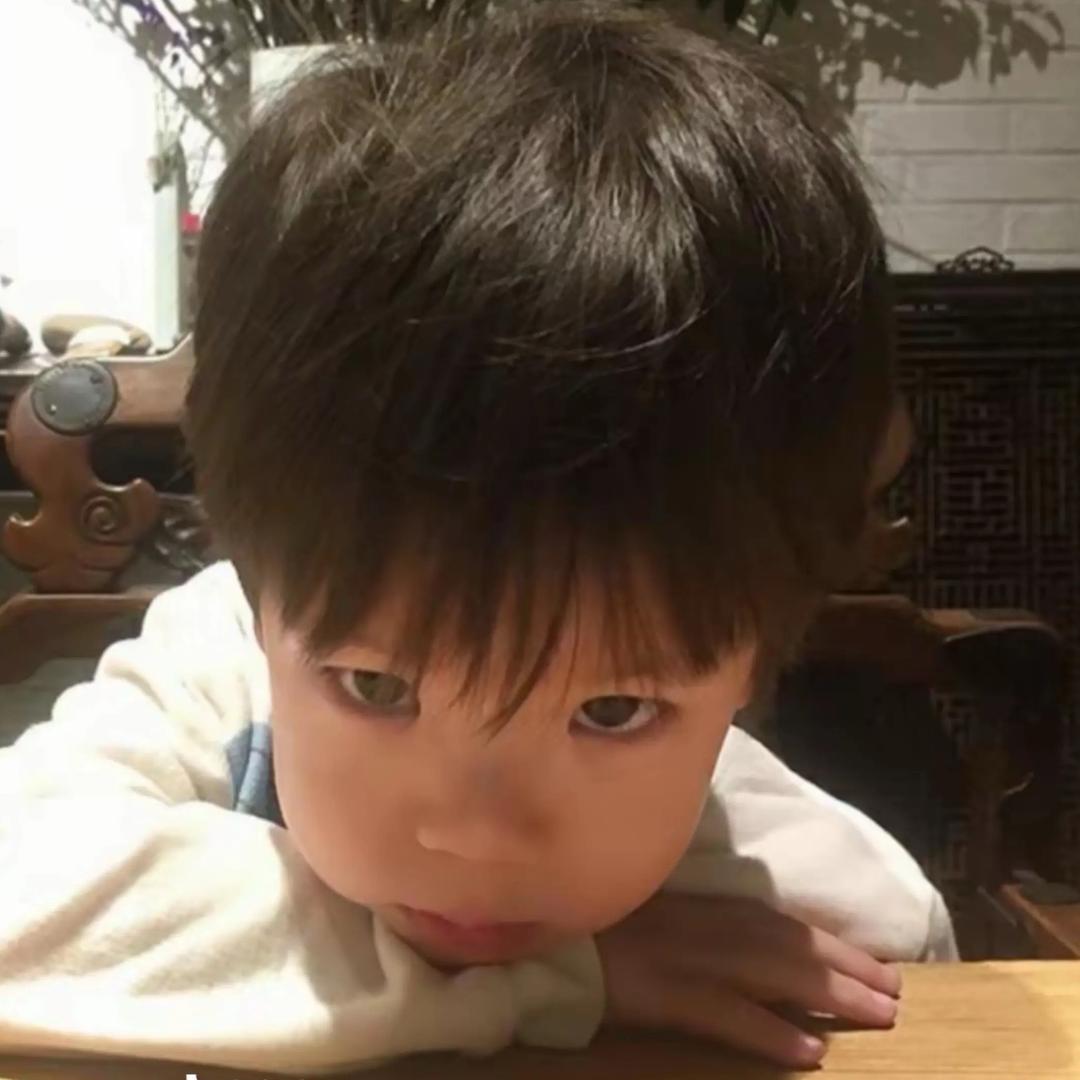 是怡不是仪.