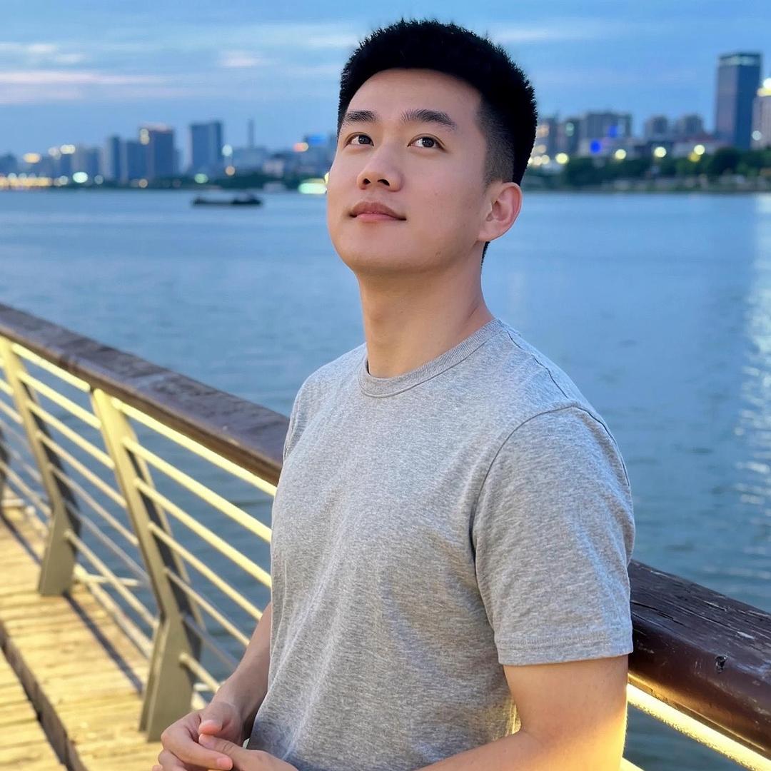 卢易十三
