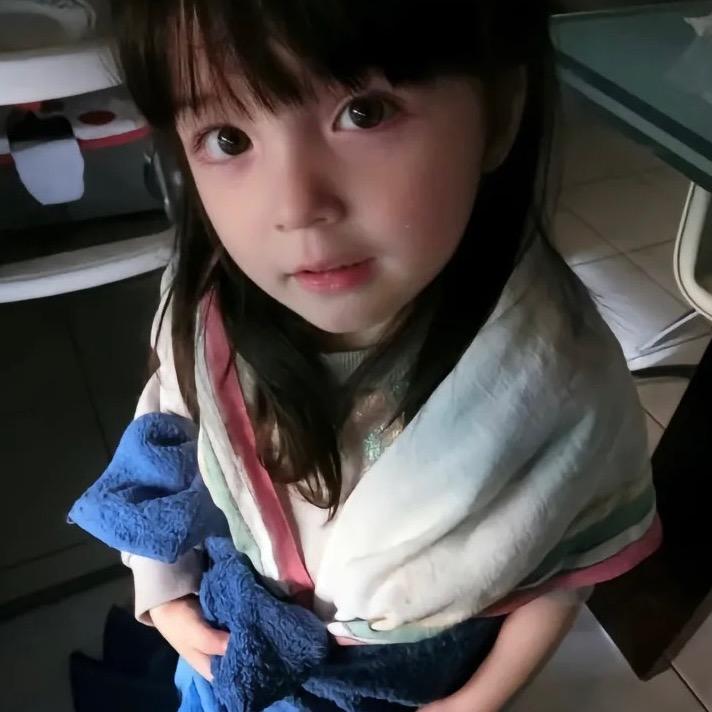 -糕冷小美.