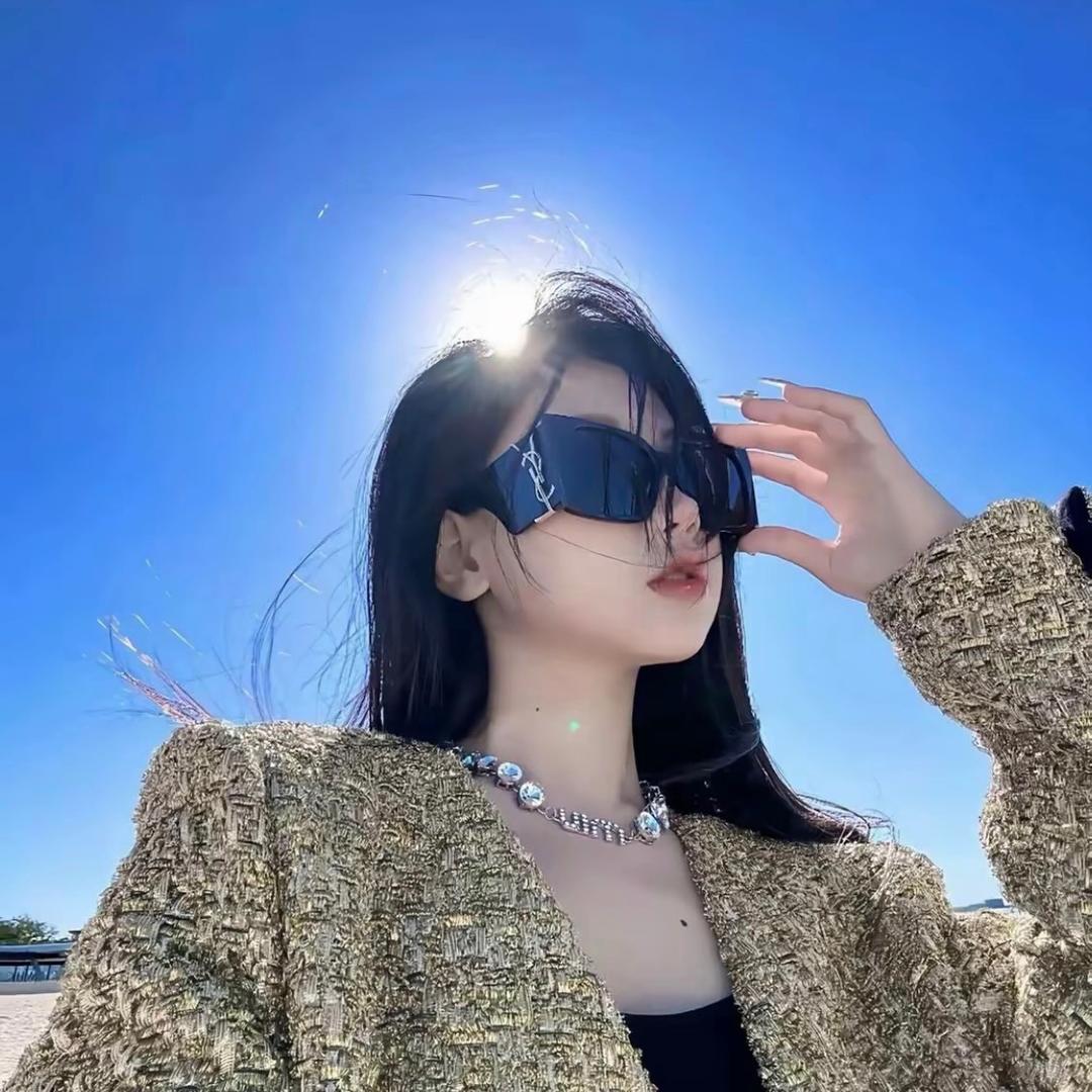 …🧚🏻‍♀️