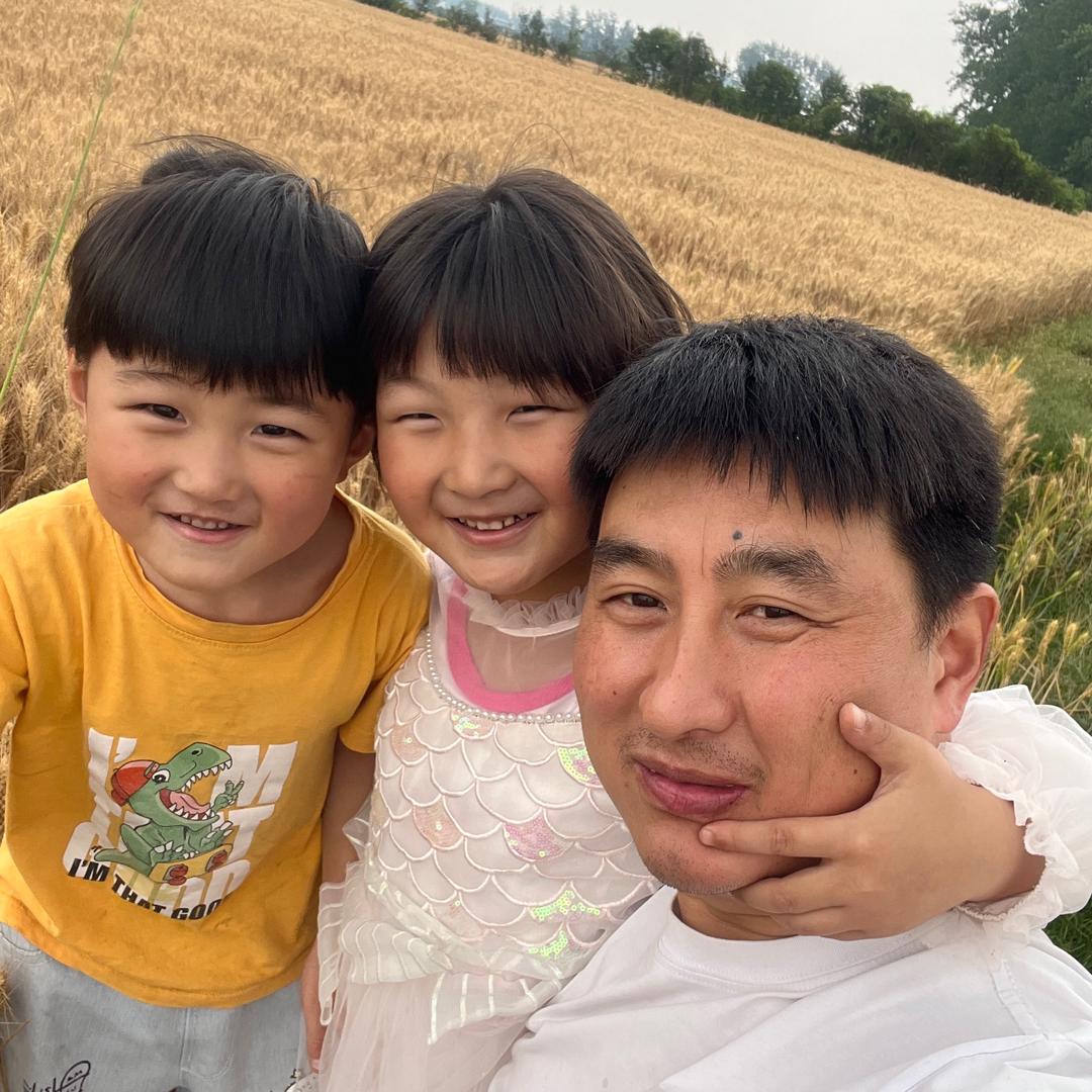 灵璧杨氏楼梯高端玻璃扶手