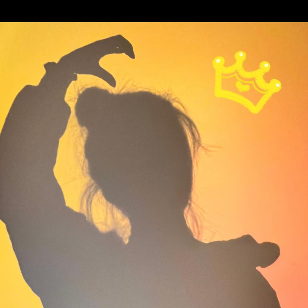 嘻嘻哈哈的小七