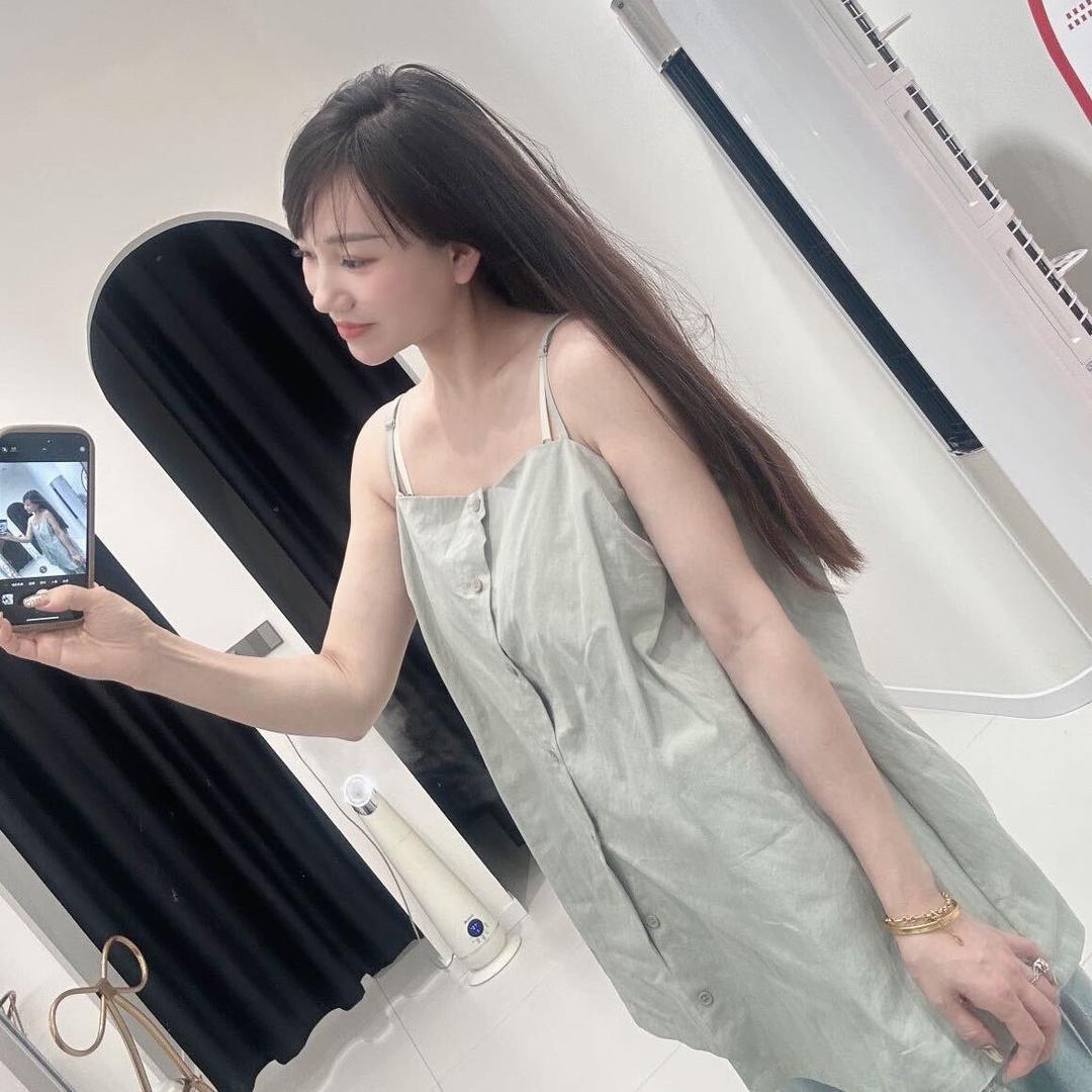 衣布女装设计师款集合店