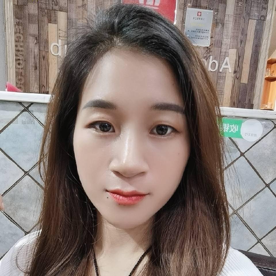 收报废车的小婉