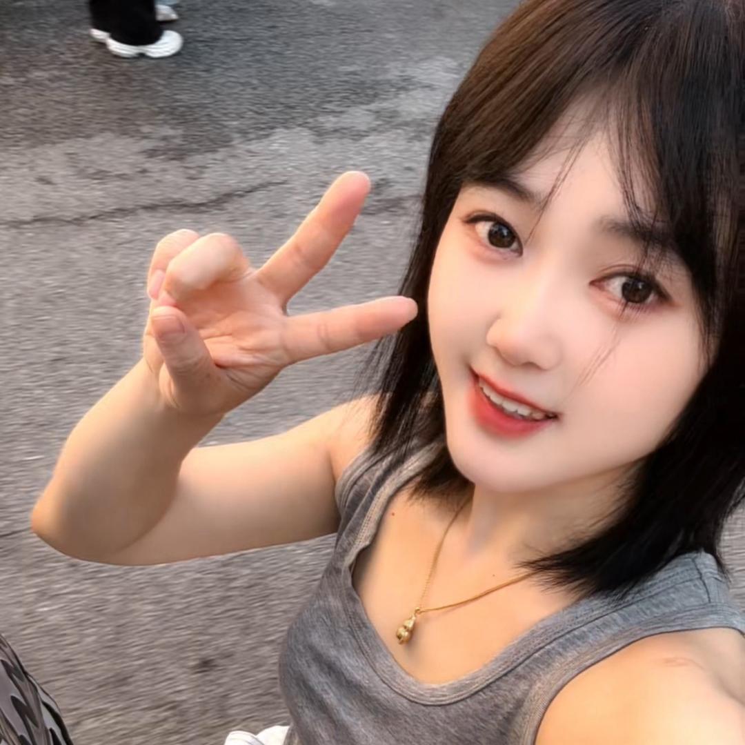 💐🌸🍬凤凤吖